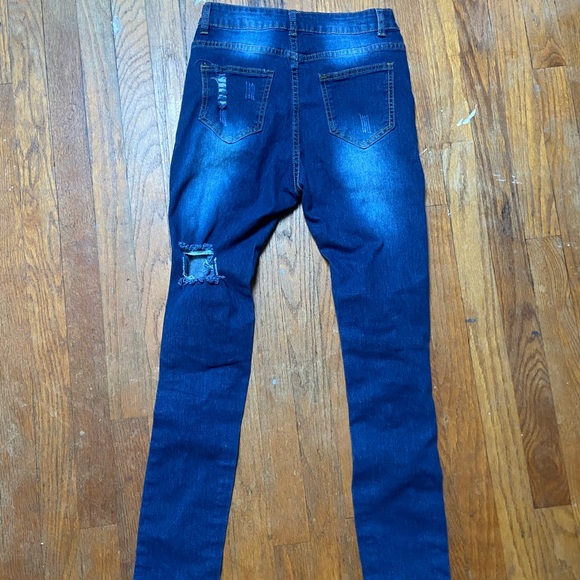 SHEIN ripped jeans - Picture 3 of 4